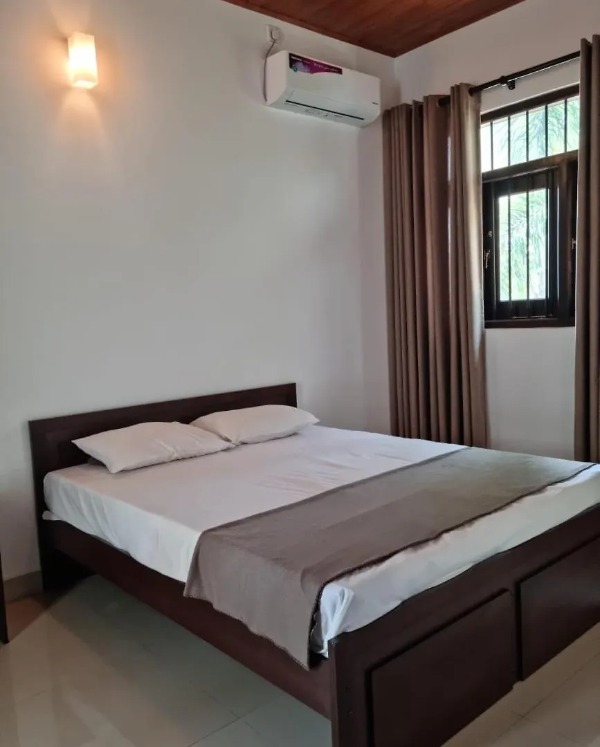 City Villa Negombo Bed & Breakfast
